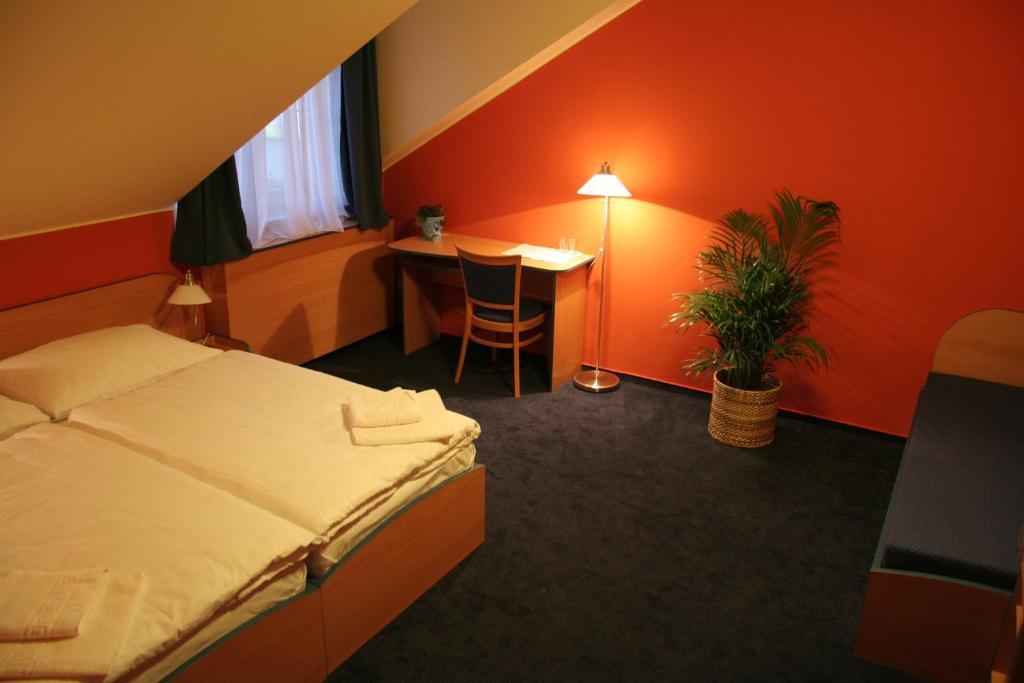 Hotel U Milina Exteriör bild