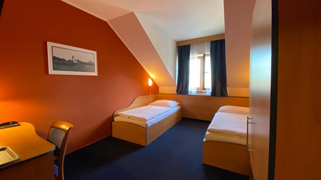 Hotel U Milina Exteriör bild