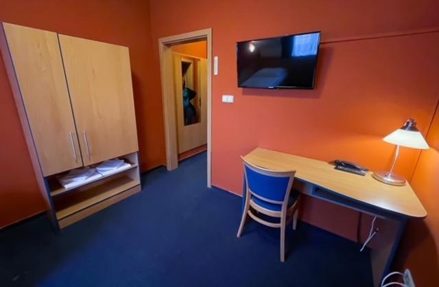 Hotel U Milina Exteriör bild