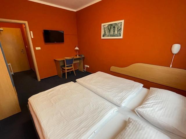 Hotel U Milina Exteriör bild